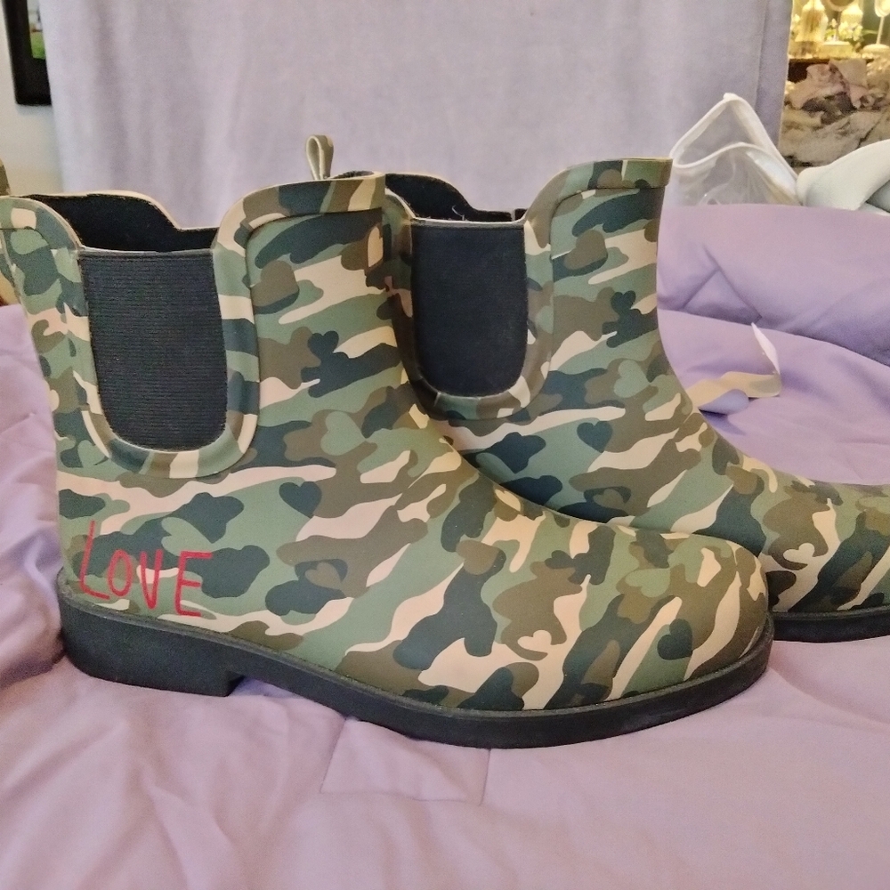 Rain boots